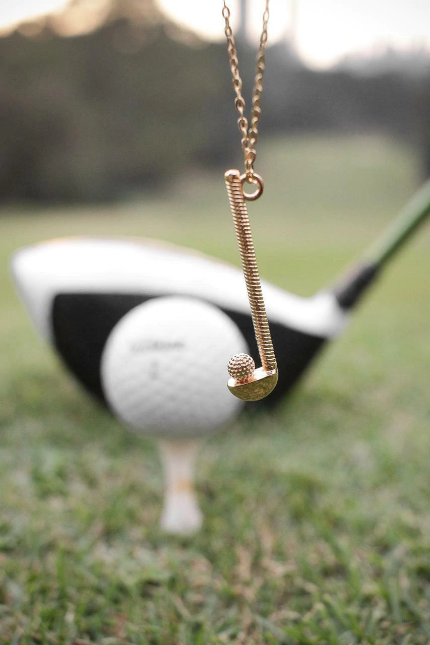 Colar Taco de Golfe Drive – Prata com Banho de Ouro